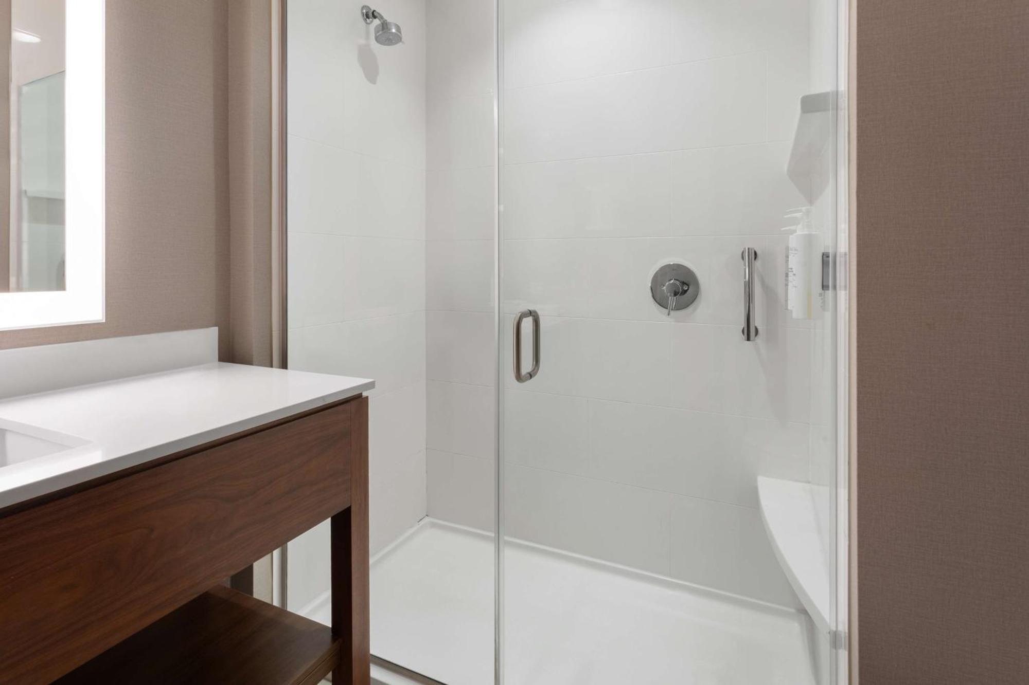 Hampton Inn By Hilton Nashville Airport Century Place Esterno foto