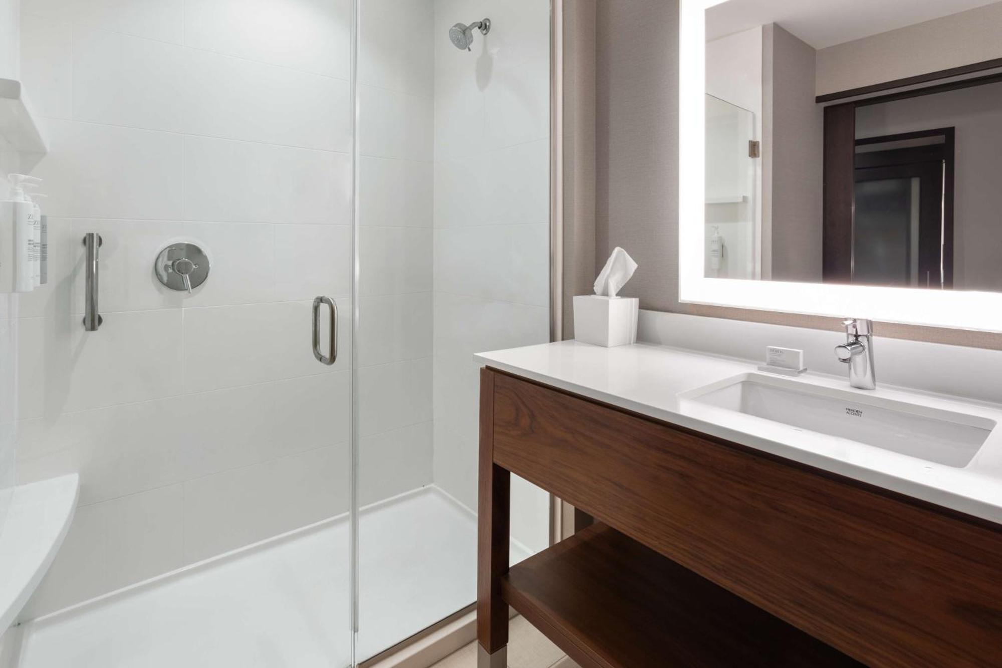 Hampton Inn By Hilton Nashville Airport Century Place Esterno foto