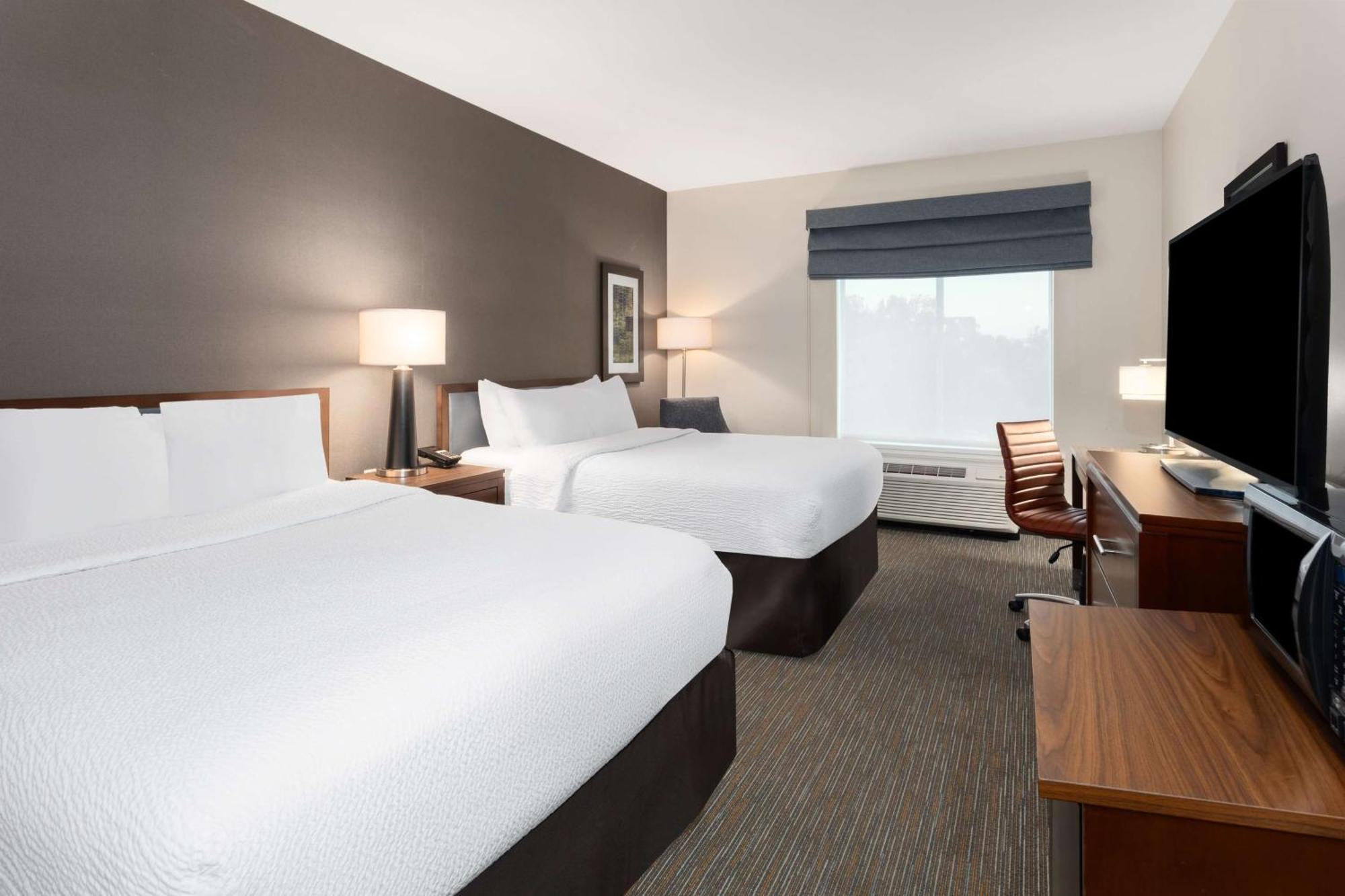 Hampton Inn By Hilton Nashville Airport Century Place Esterno foto