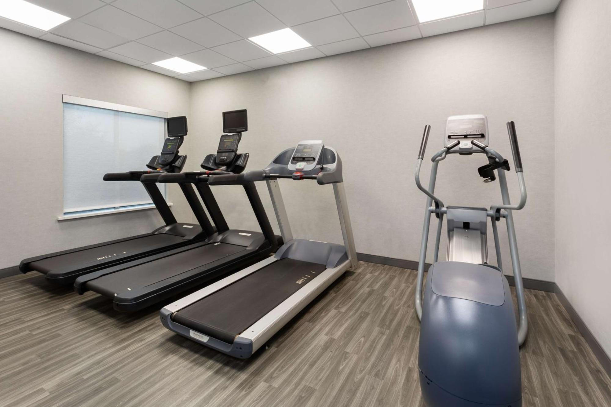 Hampton Inn By Hilton Nashville Airport Century Place Esterno foto