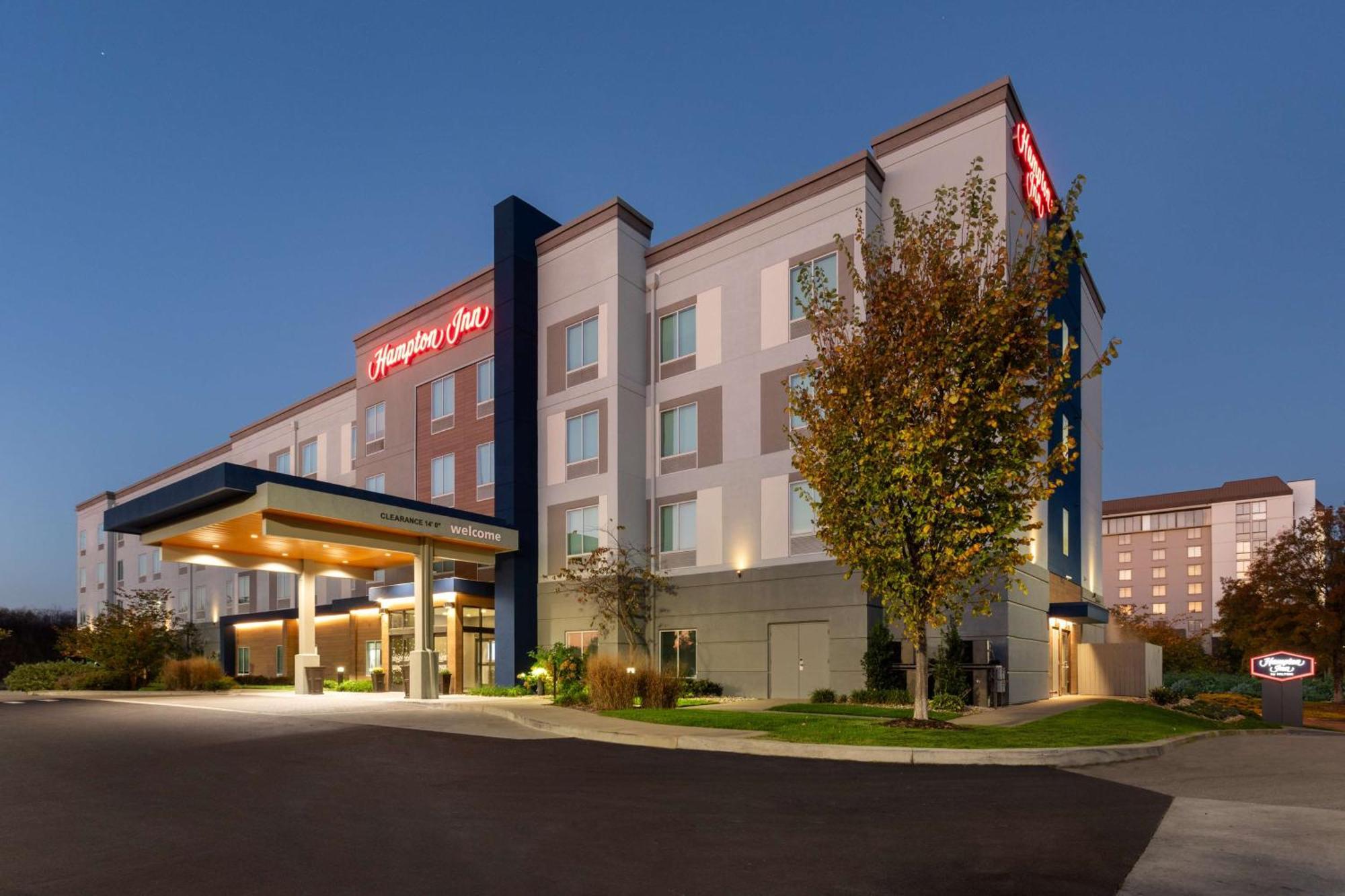 Hampton Inn By Hilton Nashville Airport Century Place Esterno foto
