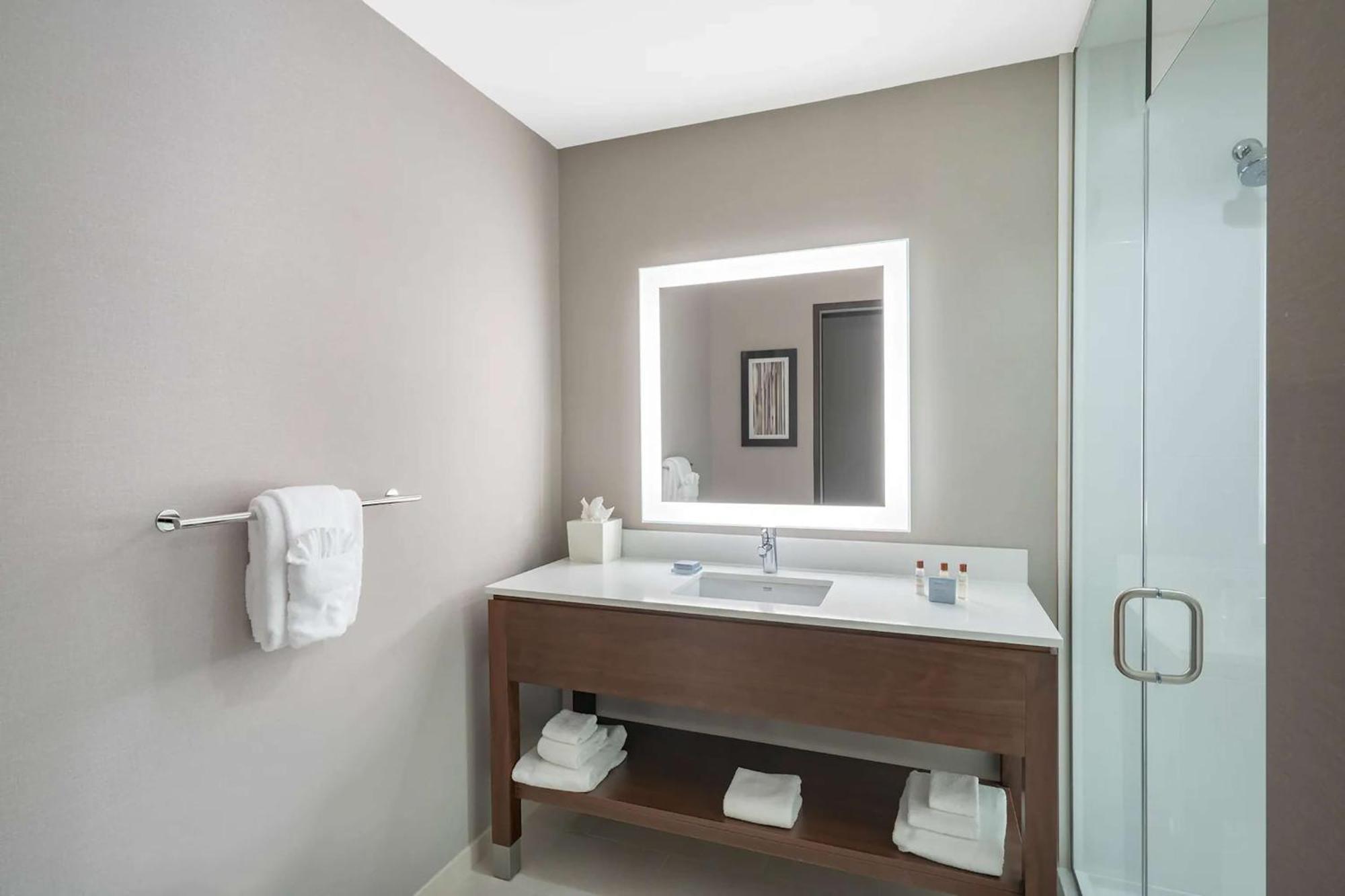 Hampton Inn By Hilton Nashville Airport Century Place Esterno foto