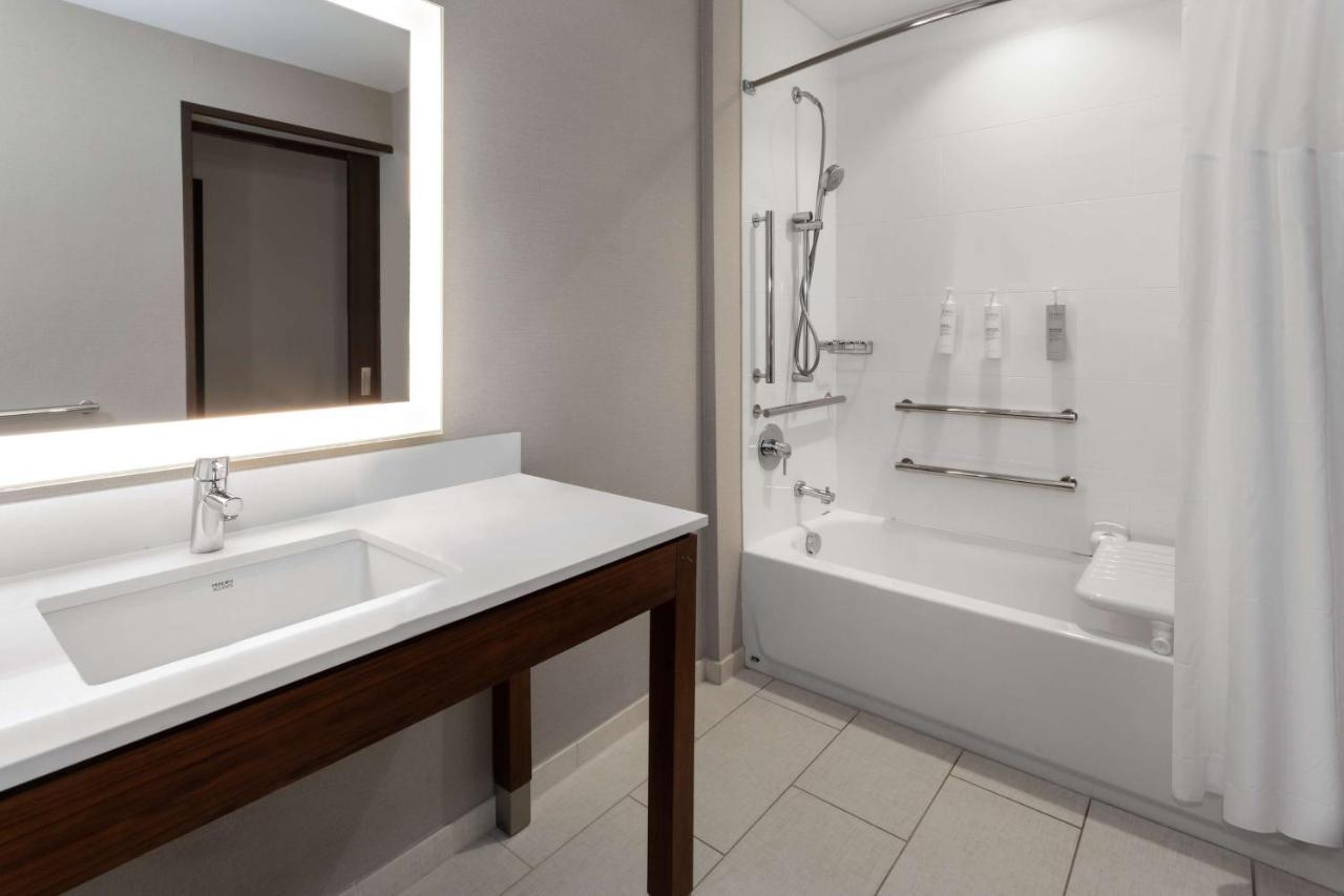 Hampton Inn By Hilton Nashville Airport Century Place Esterno foto