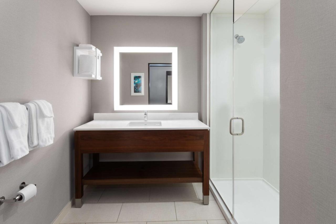 Hampton Inn By Hilton Nashville Airport Century Place Esterno foto